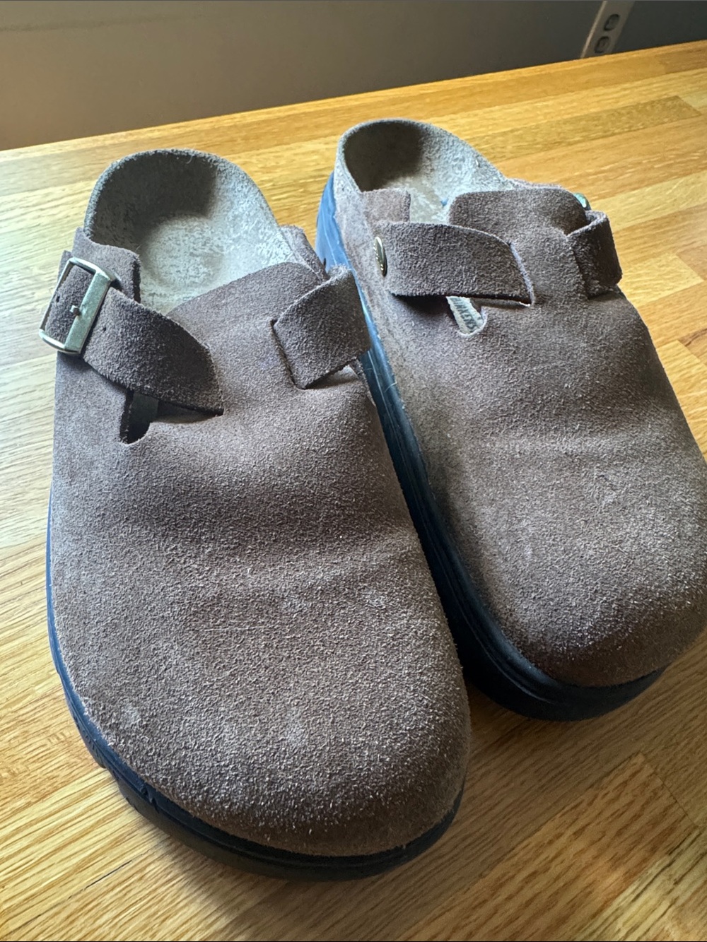 Birkenstock Kids Suede Clog Slides in Light Brown